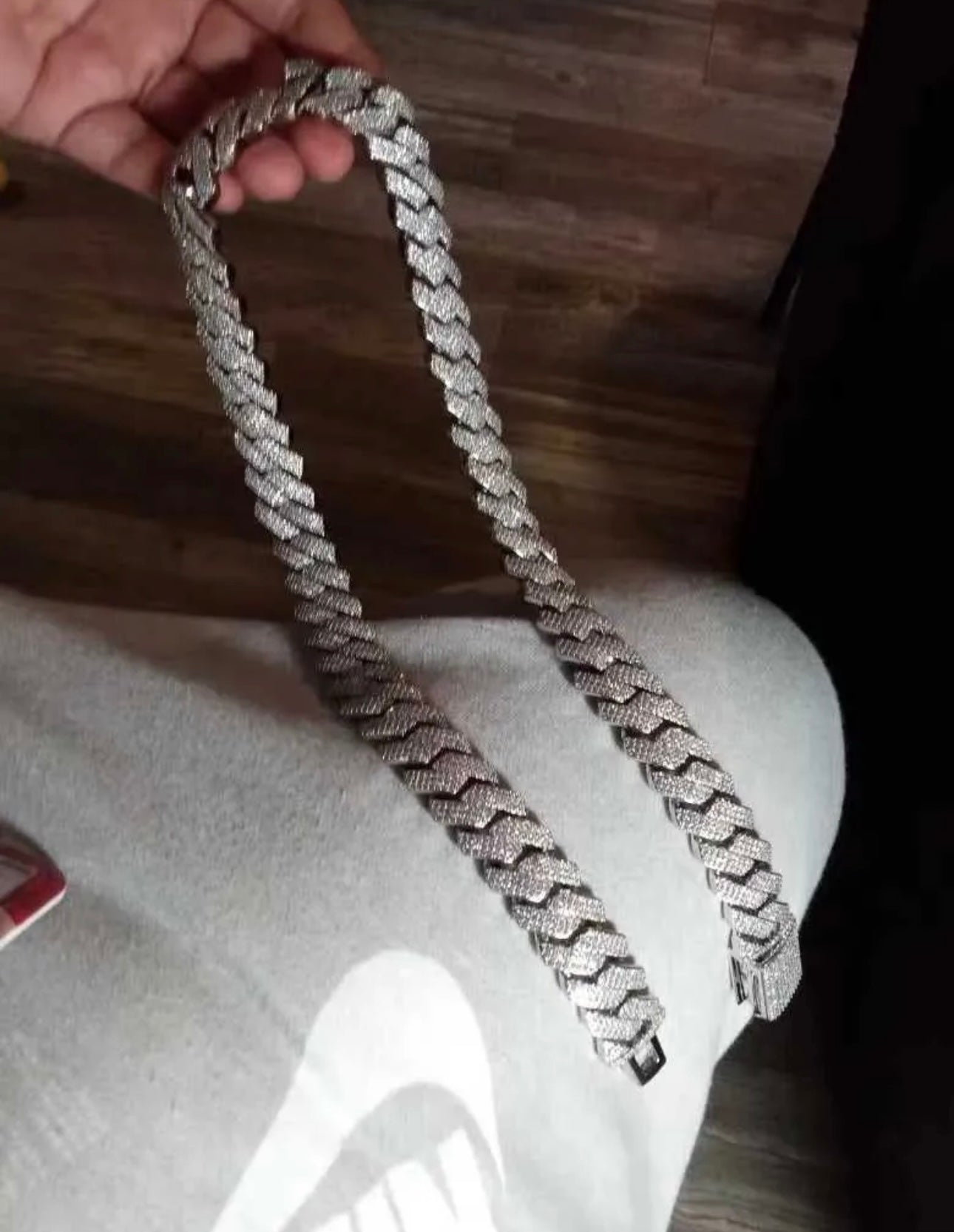 ✨ Luxury Moissanite Chains — Shine Brighter Than Diamonds
Pass the tester